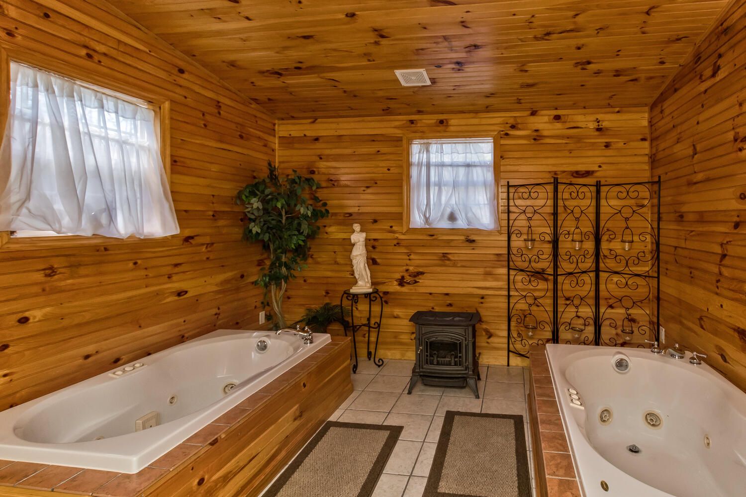 Moonlight Spa and Retreat: 129 Moonlight Dr, Sylva, NC 28779